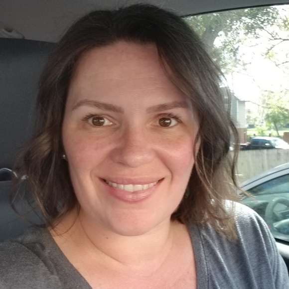 Meet your Posher, Amanda - Picture 2 of 2